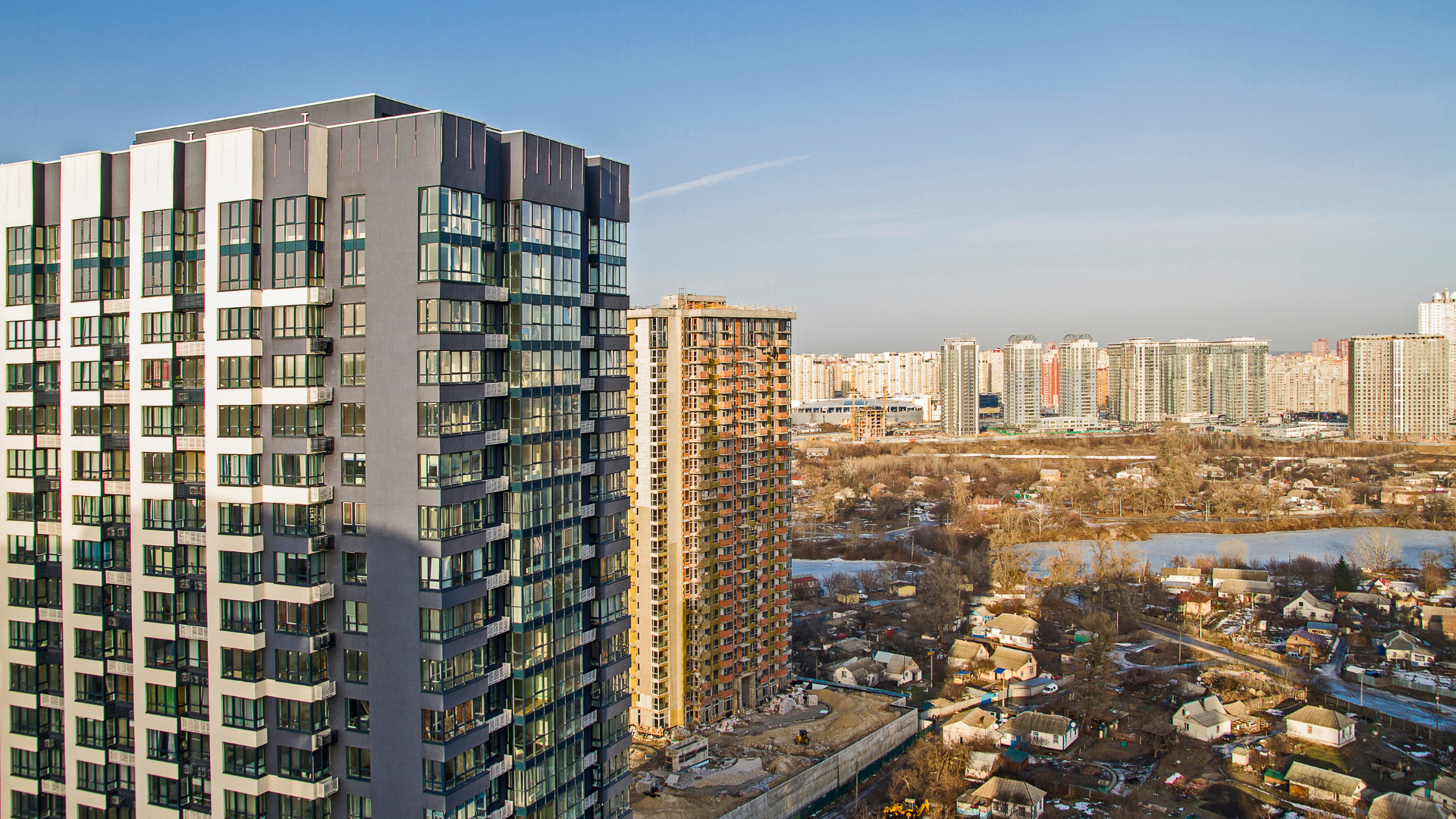 Comment les arrêtés « Valeurs Absolues » accélèrent-ils la rénovation du parc tertiaire ?